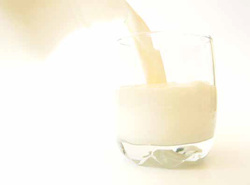 Valva creata in jurul laptelui din magazine - Agrimedia.ro
